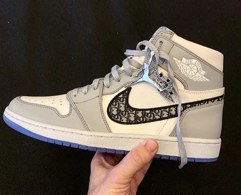 air jordan one dior price